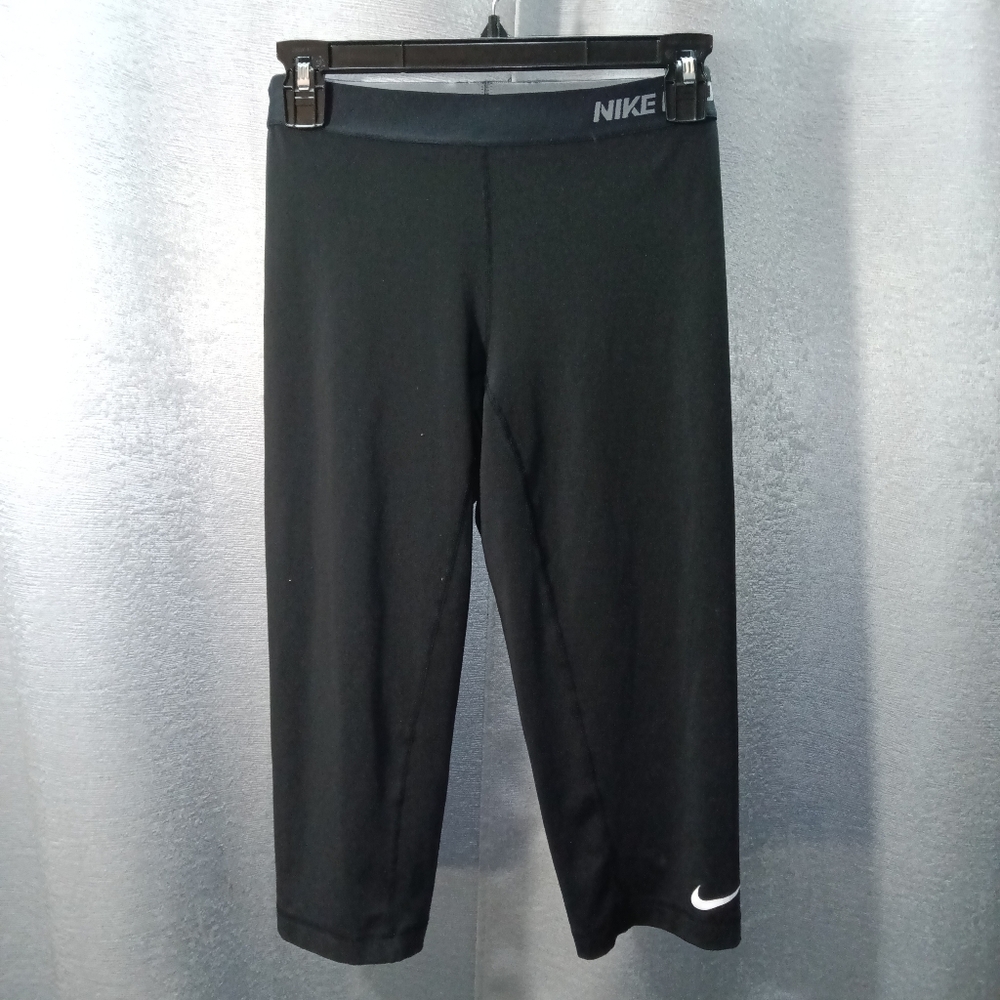 Black Nike Capri Leggings
